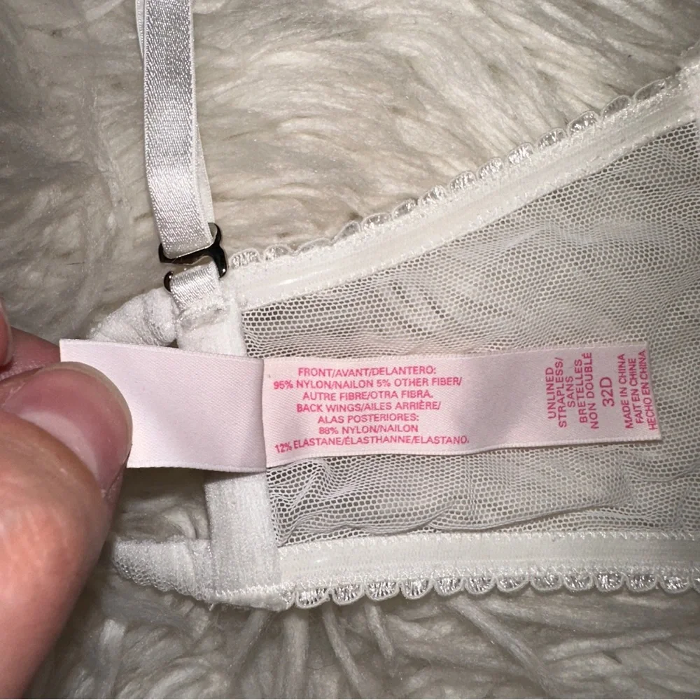 Victoria’s Secret | 2015 Ruffle Shimmer Strapless Convertible Unlined Bra 32D